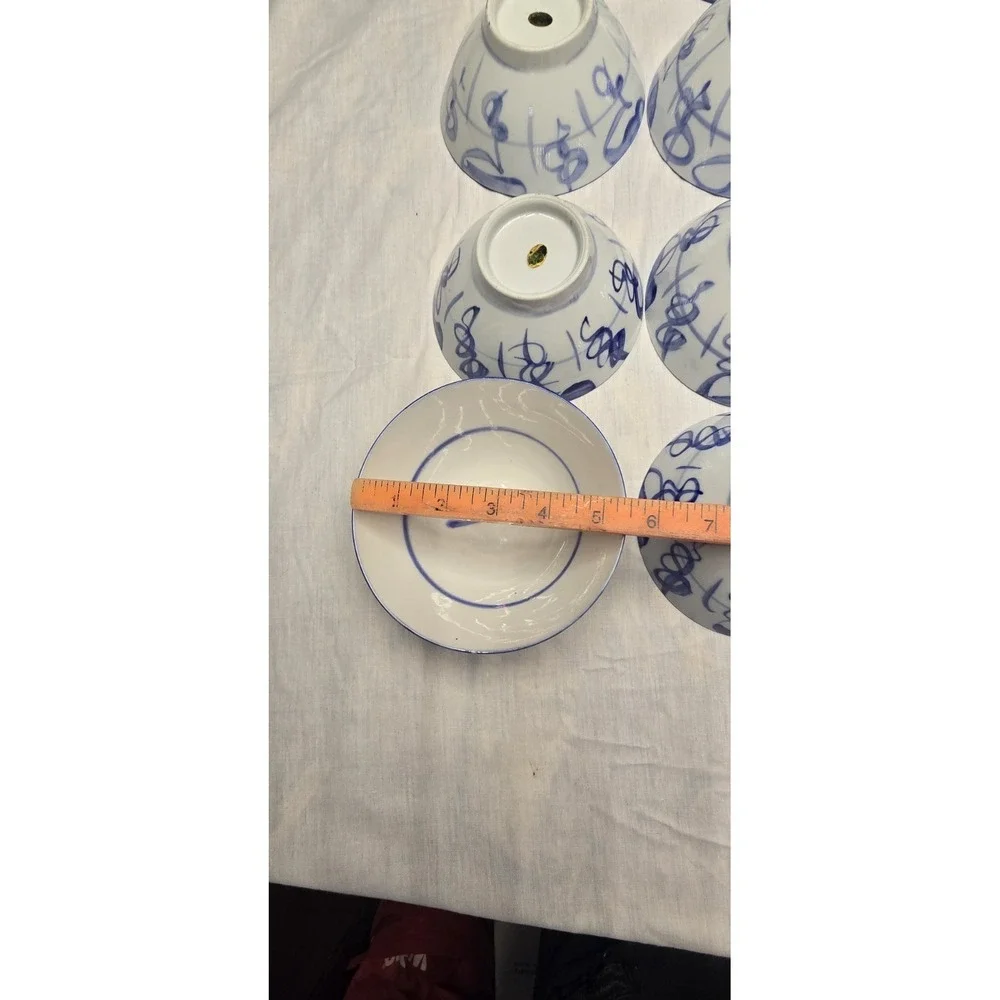 LOT OF 8 CHINESE BLUE AND WHITE PORCELAIN BOWLS